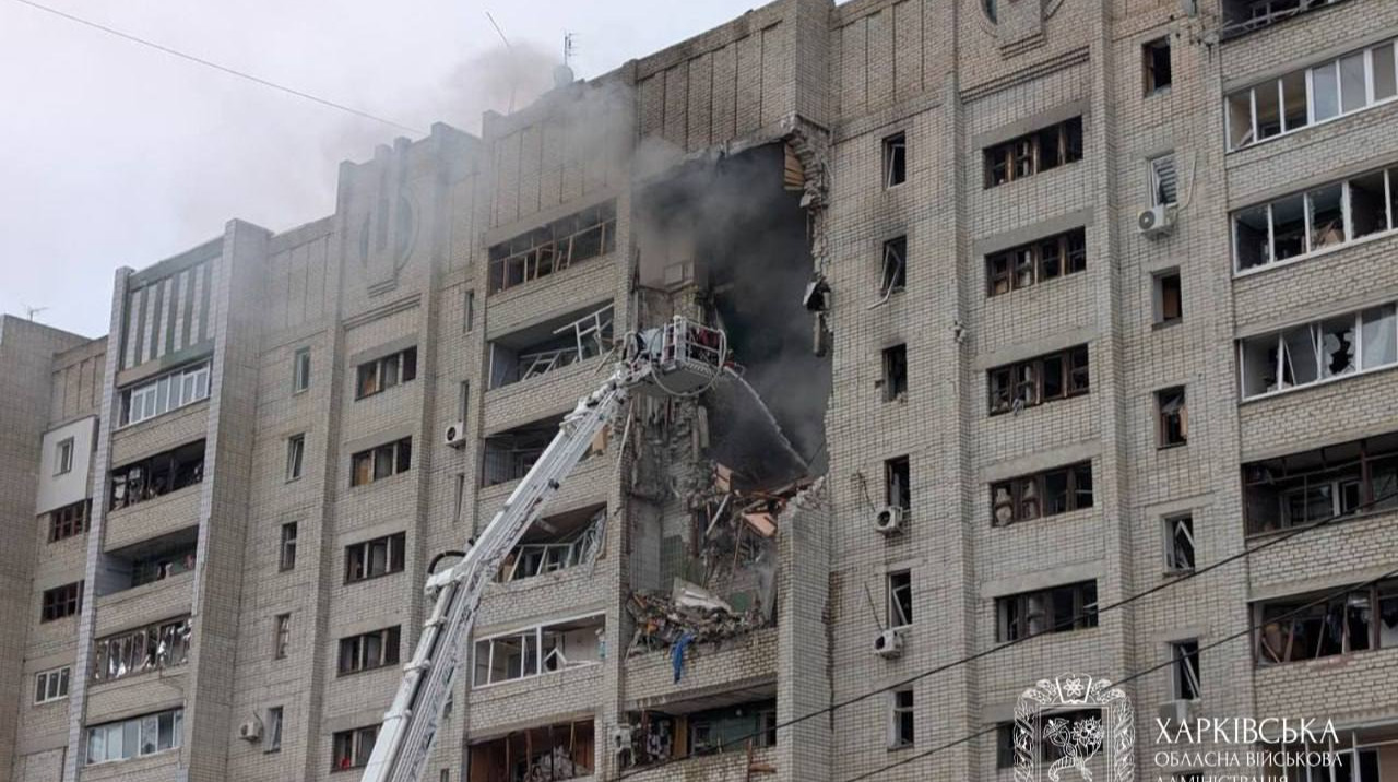 У Харкові кількість постраждалих від удару зросла до 23, під завалами шукають людей