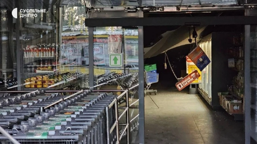 Russian nighttime missile attack damages supermarket and shatters dozens of windows in Dnipro – photos