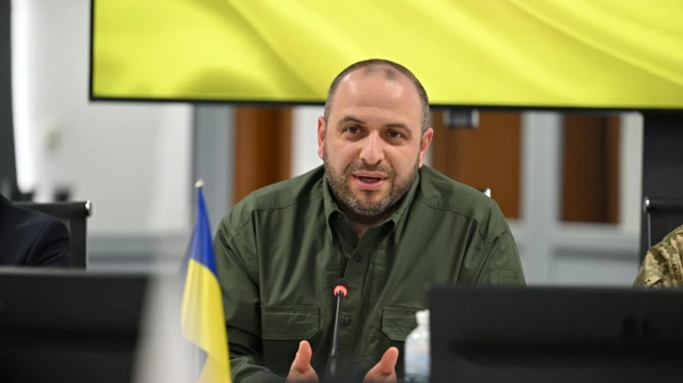 Defence Minister earns over US$145,000 and rents 2 apartments in Kyiv 