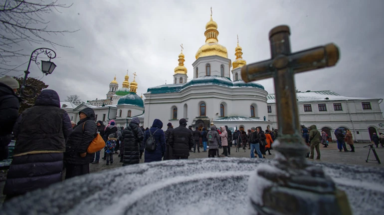 Кричат не Слава Богу, а Слава Украине, – верующие УПЦ о выселении из Лавры