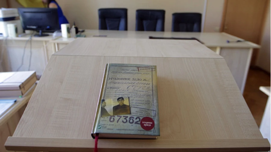 Окупанти на захоплених територіях борються з підручниками історії, Стусом і Бандерою