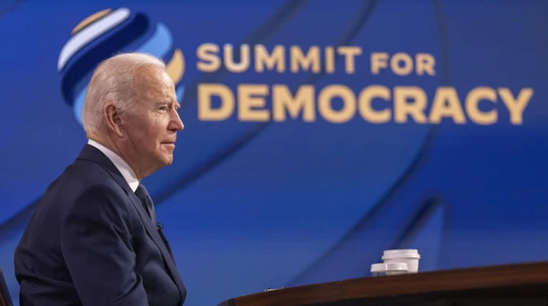 Підтримка та санкції: як Джо Байден планує просувати демократію у світі