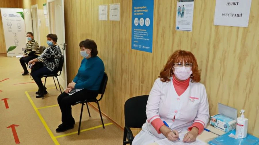 5 областей, войдя в красную зону, стали лидерами ковид-вакцинации – МОЗ