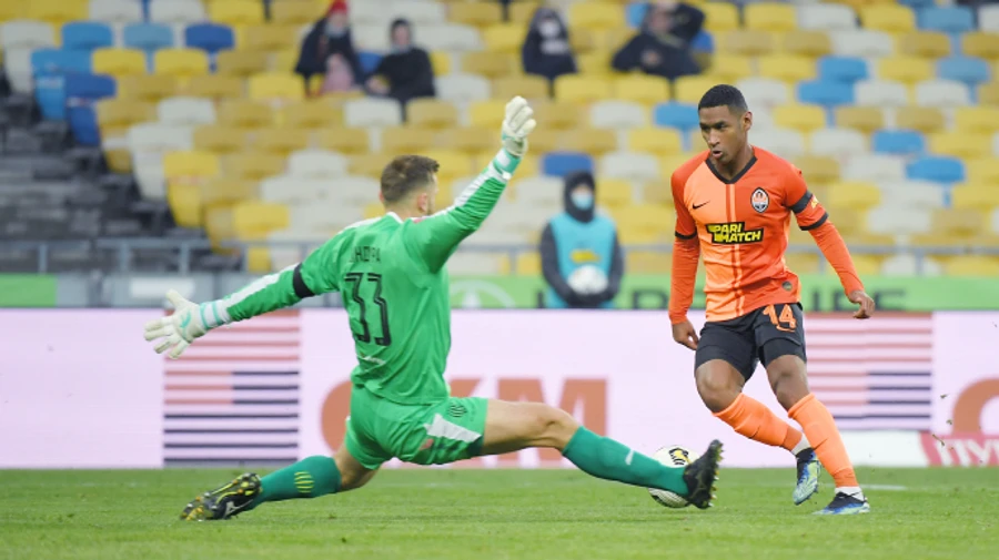 Шахтер в Киеве легко одолел Рух