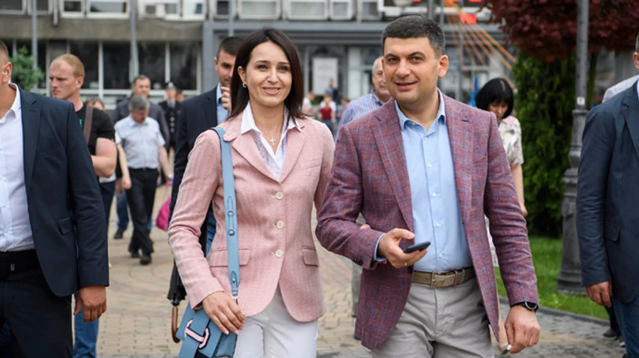 Дружина і син Гройсмана захворіли на COVID-19 – експрем’єр пішов на самоізоляцію