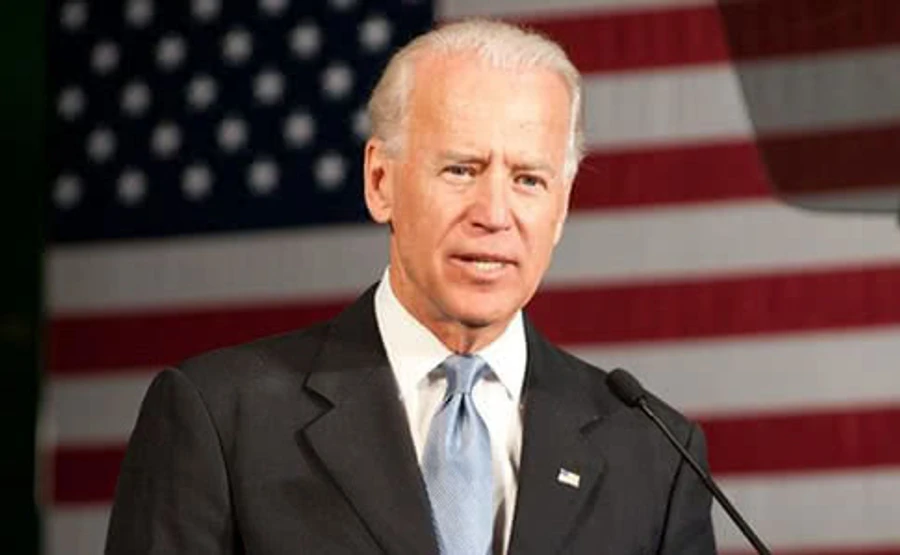 Байден хотел бы сделать Мишель Обаму вице-президентом США