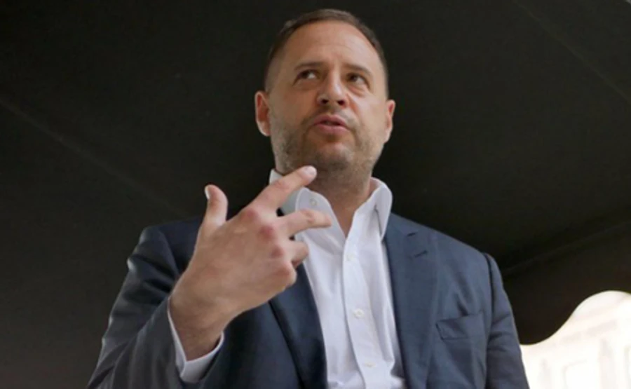 У Зеленського кажуть, що Мінські угоди потребують уточнення