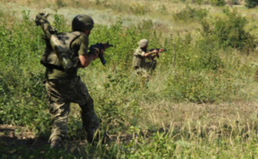 ООС: Бойовики били з мінометів і гранатометів, є загиблий і поранені