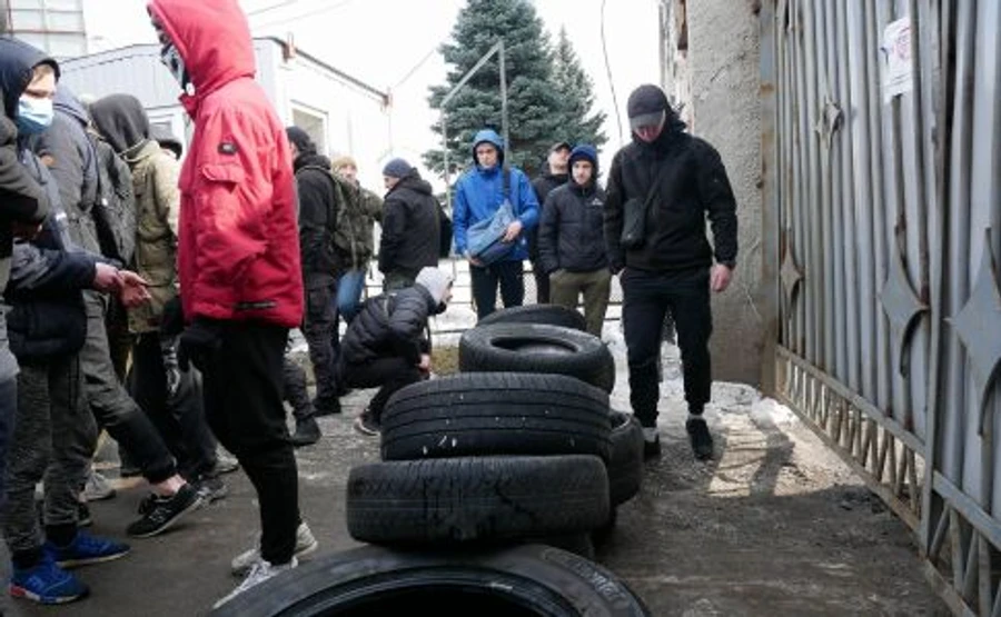 На завод АТЕК, який орендує Нацкорпус, прийшли слідчі