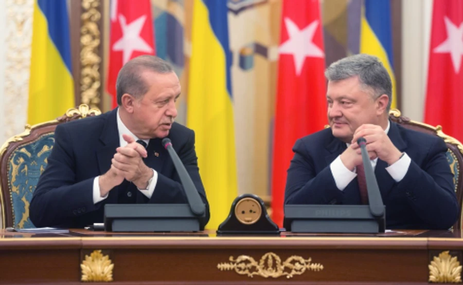 Порошенко раскрыл некоторые детали договоренностей по Умерову и Чийгозу