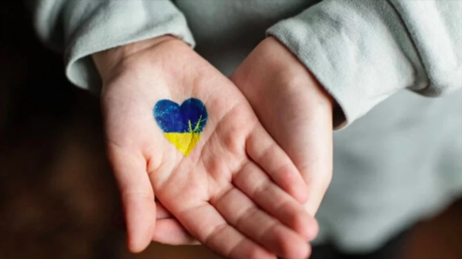 Girl, 18, forced to sing Russian national anthem under scorching hot sun: how Ukrainian teenagers become Russia's hostages