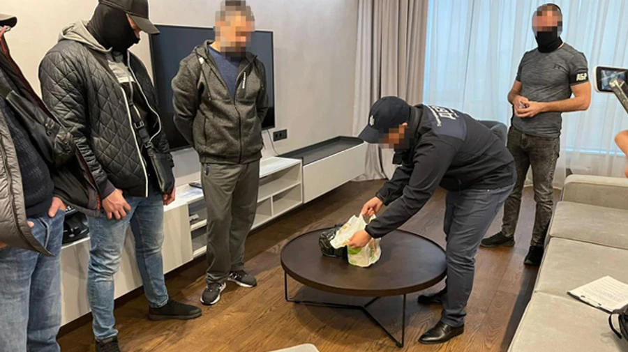 Суд арестовал адвоката, который требовал с супругов 2 квартиры: залог – 8 миллионов