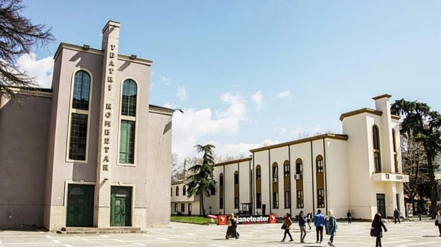 В Албанії протести через знесення будівлі Національного театру