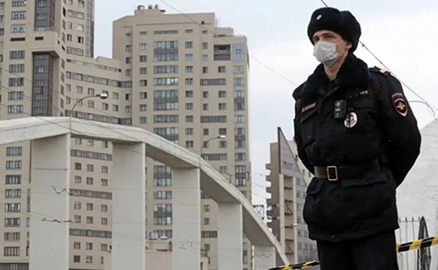 Жителів Москви зобов'яжуть отримувати дозвіл на кожен вихід з дому