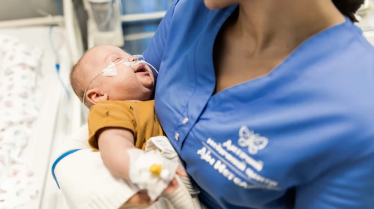 Тимурчик більше не сам: як із Сумщини евакуювали важкохворе немовля, від якого відмовилася мама