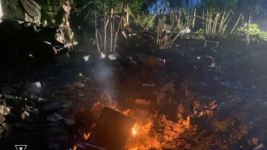 Destruction and damaged cars – State Emergency Service shows aftermath of Russian attack on Kyiv