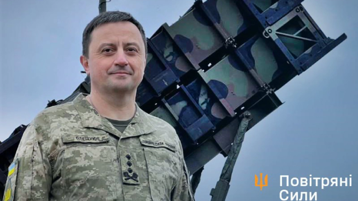 Air Force Commander shown Patriot air defence system in Ukraine ...