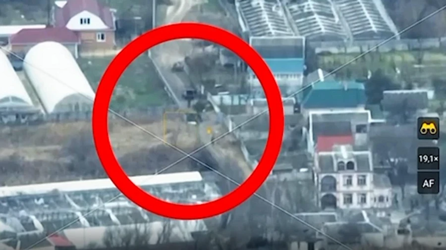 Прикордонники показали удар дрона-камікадзе по базі росіян на півдні