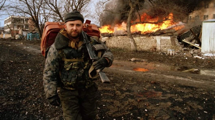 On the run back to Russia, occupiers loot houses on their way – Ukrainian Intelligence