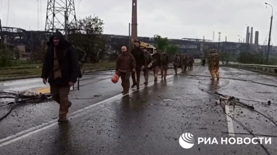 Червоний Хрест реєструє всіх бійців, які виходять із заводу Азовсталь
