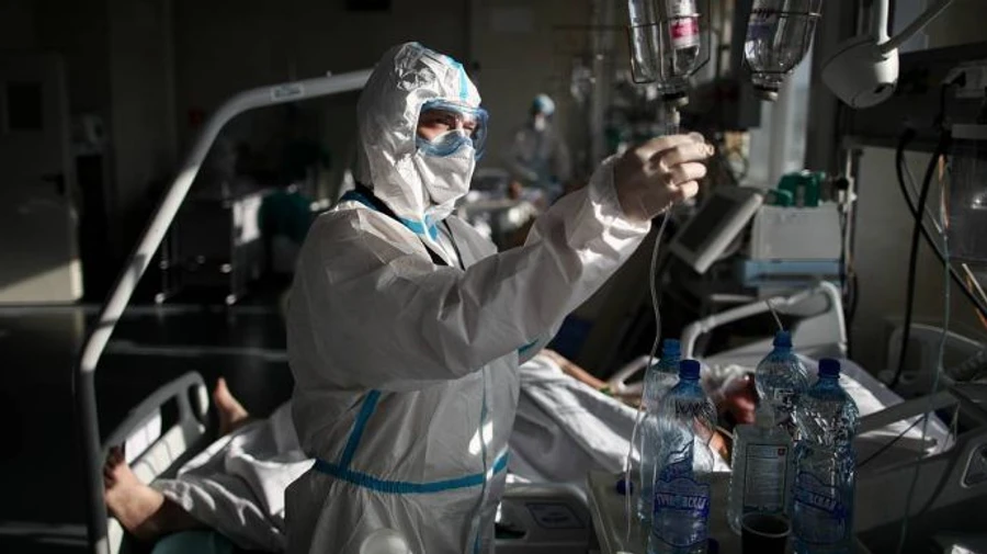 В России и оккупированном Крыму говорят об улучшении ситуации с Covid, но в Крыму максимум смертей