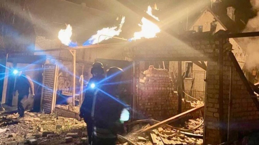 Из-за вражеского обстрела в Запорожье произошел пожар, есть пострадавшая – Федоров