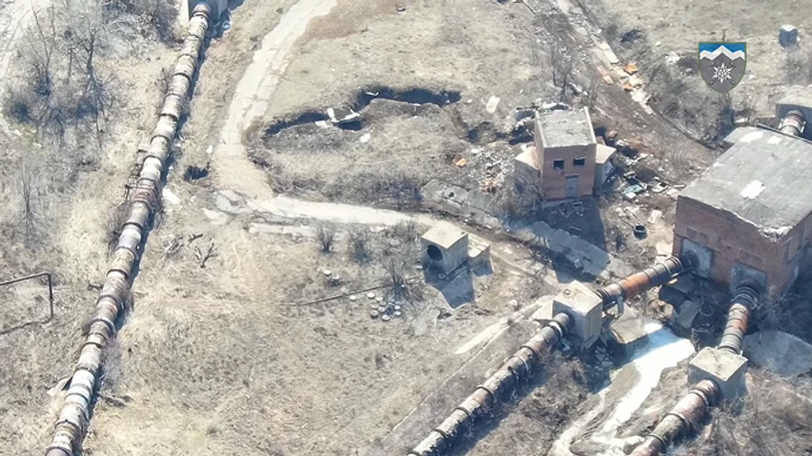 Военные показали засаду боевиков возле поселка Шумы