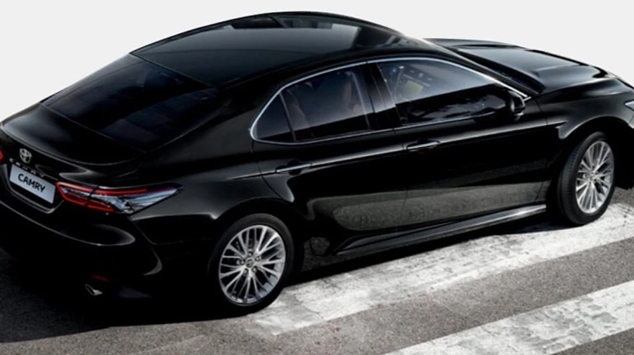 СБУшники купили Toyota в найдорожчій комплектації за понад 1 млн 