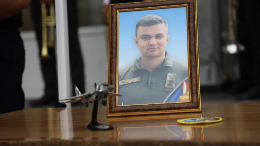 Зеленский присвоил пилоту Алексею Месю, погибшему в катастрофе F-16, звание Героя Украины