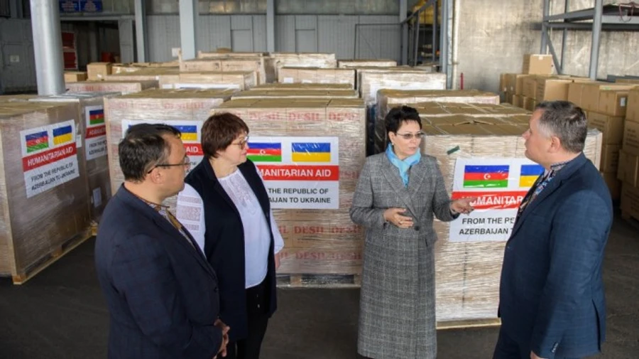 До України прибув літак з гуманітарною допомогою з Азербайджану