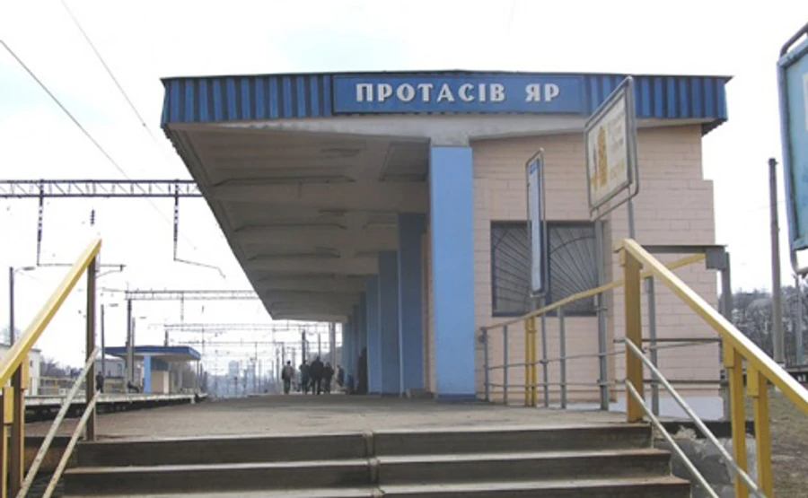 У Києві поїзд на смерть збив 17-річну дівчину