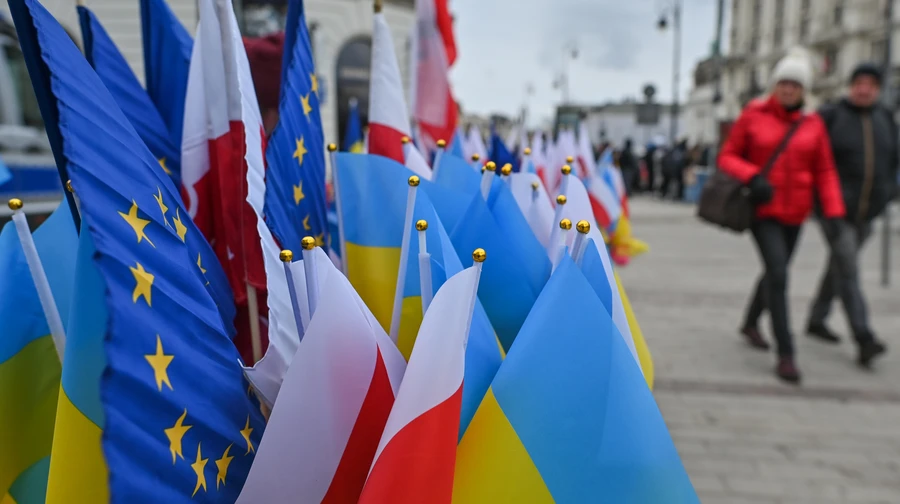 Poll: 50% of Poles consider help Ukrainian refugees too large