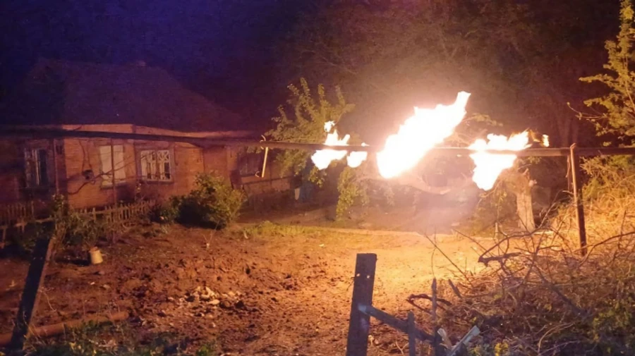 Russians bombard Nikopol district, damaging houses, gas pipeline and power transmission line – photo