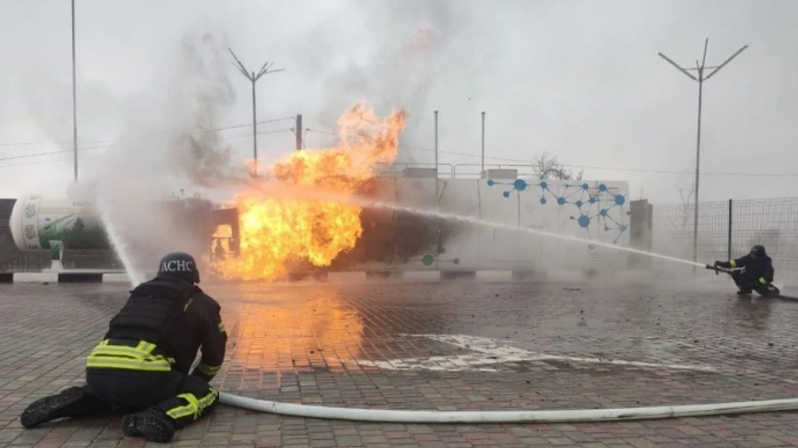 Russians attack Nikopol district, damaging petrol station and houses – photo