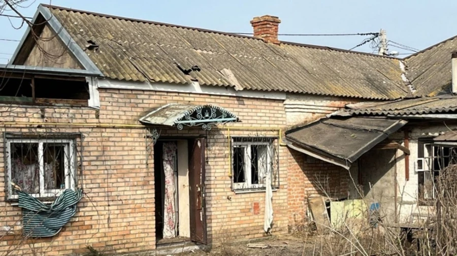 Російська армія з артилерії вдарила по Нікополю, є поранений