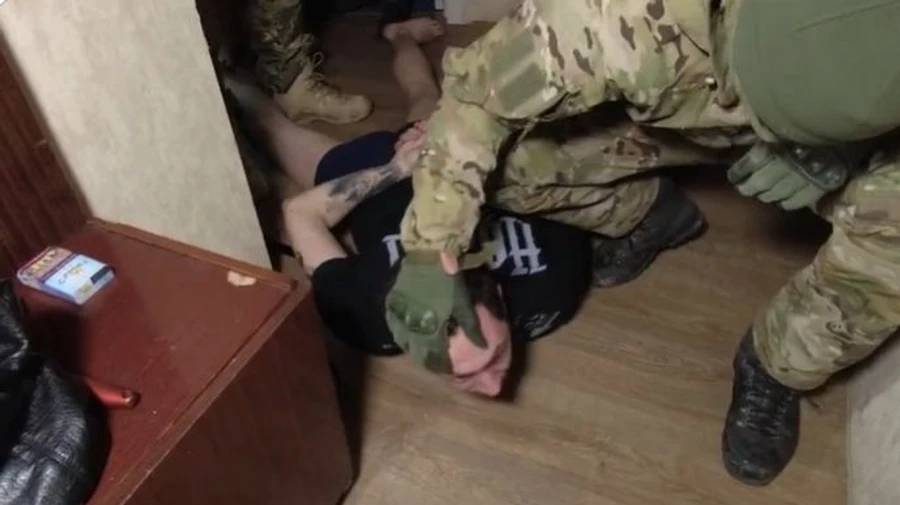 ФСБ стверджує, що у Криму готували теракт росіяни з символікою Правого сектора