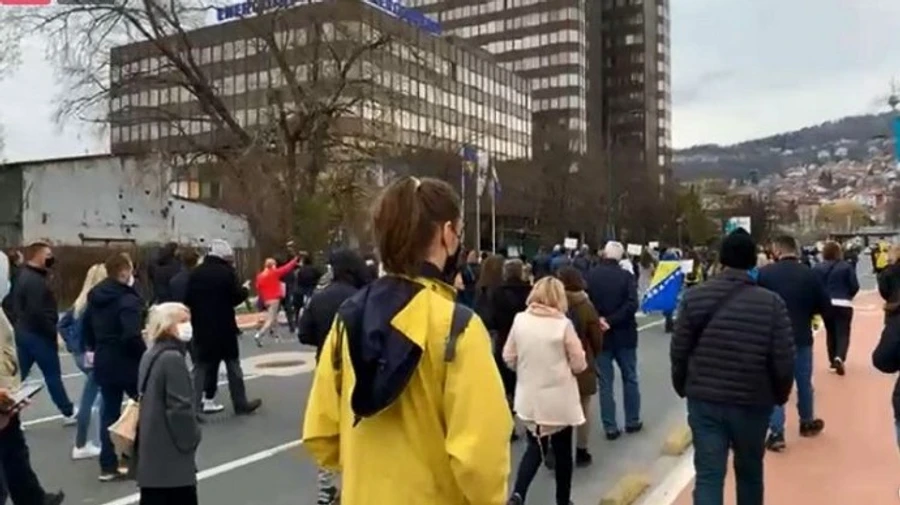 Отставки правительства из-за провальной кампании вакцинации требуют в Боснии