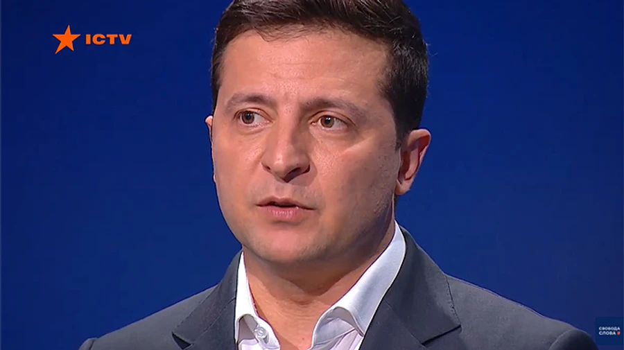 Президент розповів, як озвучував голові КС червоні лінії