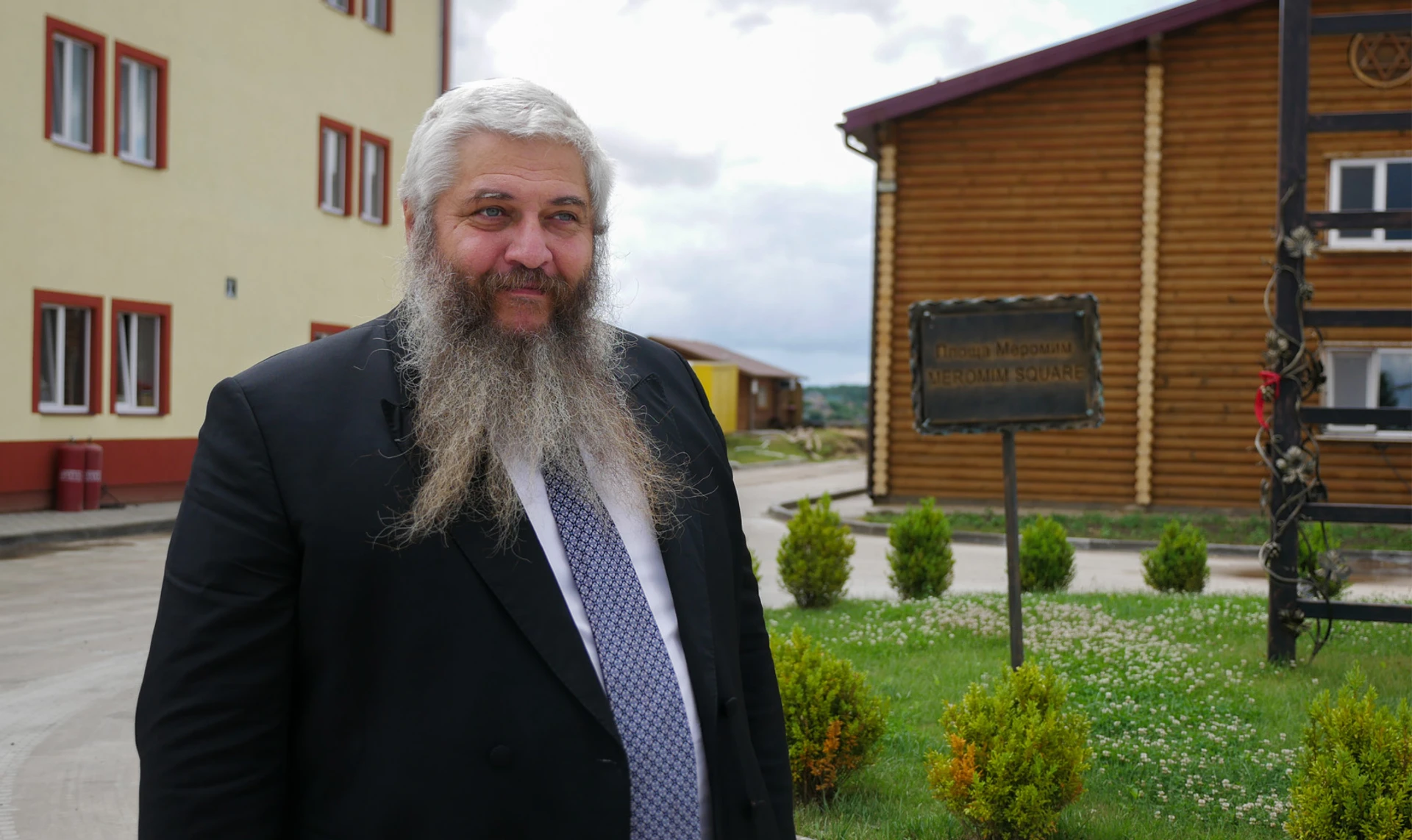 Рабінович, Ложкін та почесний мер Джуліані. Як під Києвом живе єврейське поселення Анатевка