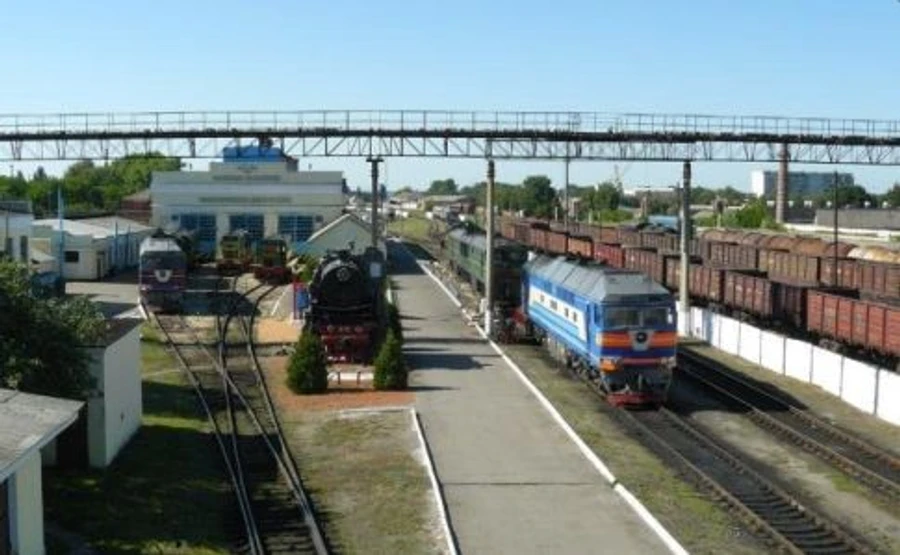 Укрзалізниця каже, що її працівники давно отримали альтернативу паперовим маскам