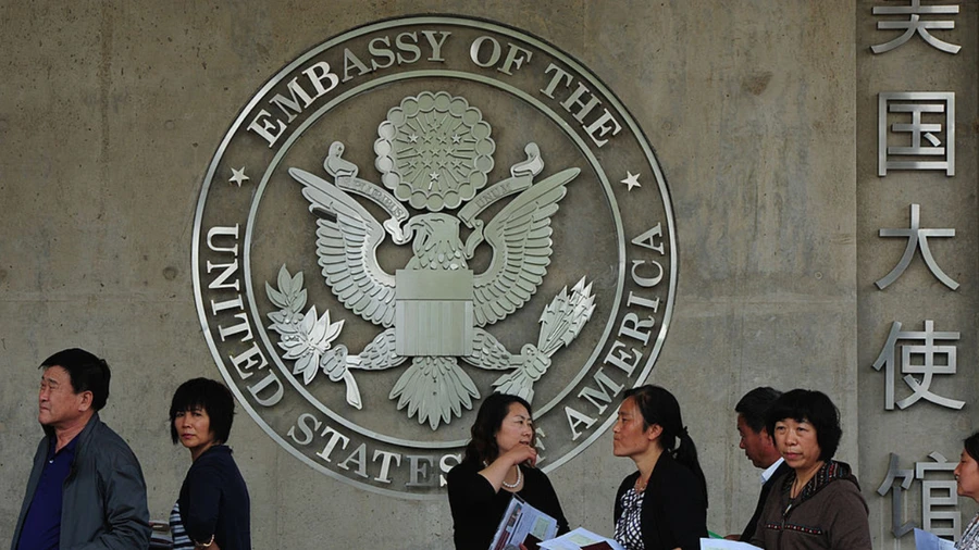 США призупинили безвіз для громадян Китаю через через наплив пологових туристів