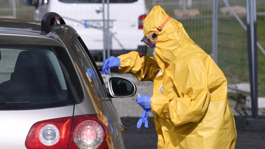 Угорщина перша в ЄС за темпами вакцинації і кількістю смертей від COVID-19