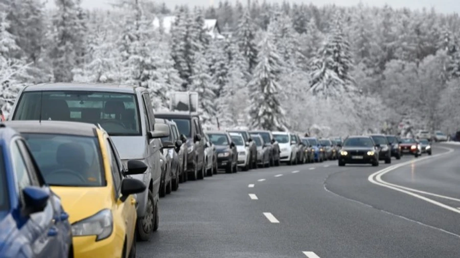 Декілька німецьких містечок потерпають від напливу охочих покататися на лижах