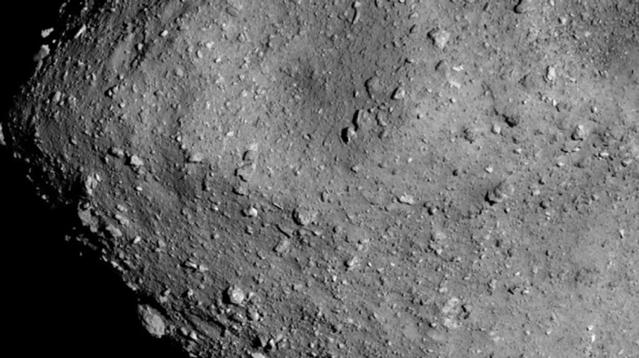 В Токио доставили капсулу с двумя образцами астероида Рюгу