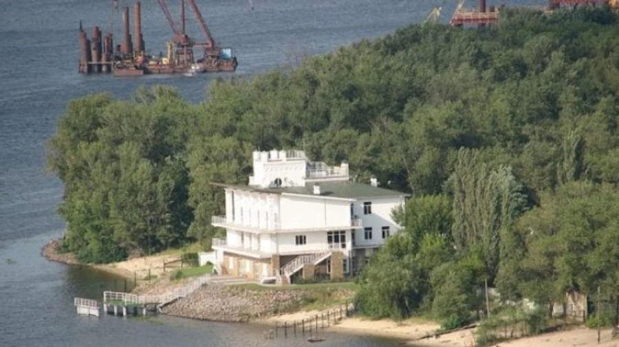 В орендаря, який привласнив пляж на Трухановому острові, хочуть забрати землю