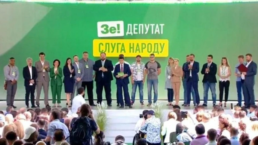 У Зеленського є 4 штаби, які готують монобільшість до місцевих виборів
