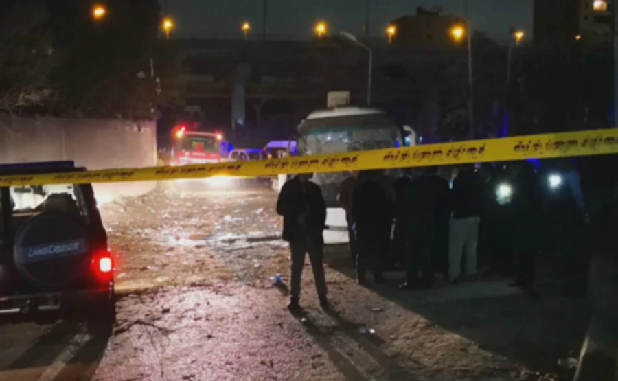 В Єгипті біля пірамід вибухнув туристичний автобус, є загиблі