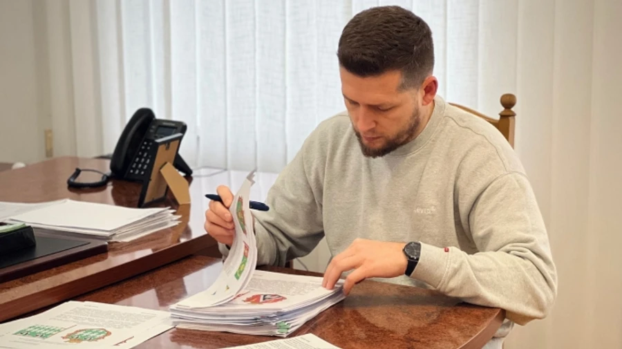 ГБР задержало и.о. мэра Костополя и депутата, которых подозревают в земельной взятке