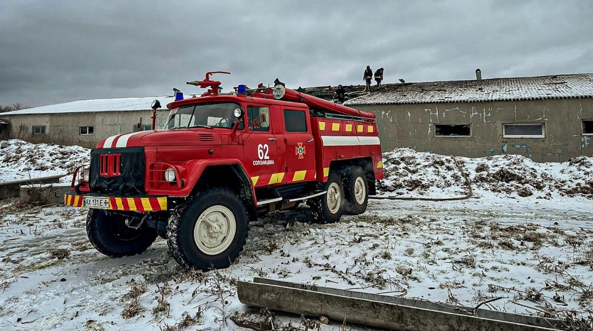 Russia hits farm in Kharkiv Oblast: 100 pigs killed, man injured