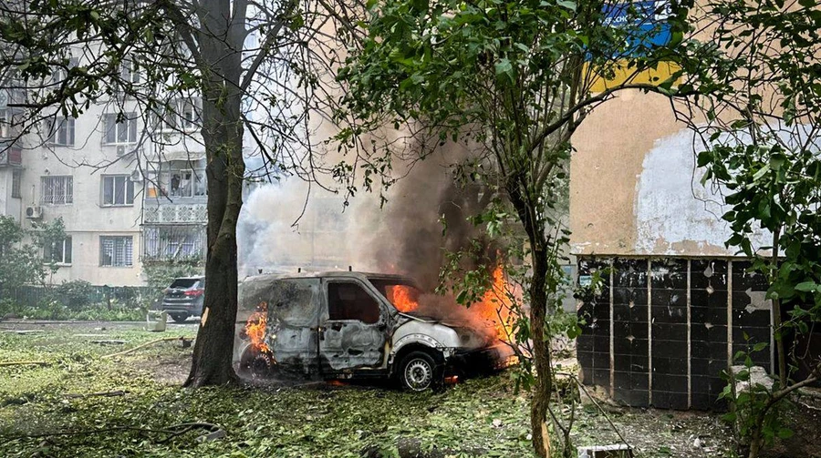 Зеленський: РФ уже випустила 800 дронів і атака триває